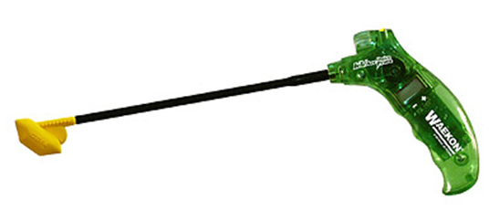 kV/Arc Quick Probe 用于快速检测汽车点火系统次级电压,以判断点火系统故障(如失火点,点火电压过低等)。 仪器使用方便,只需靠近点火高压线,当检测到次级点火仪器指示灯闪烁,按下测试按键,仪器将通过LCD显示次级点火峰值电压。 功能特点: • 检测过程安全、快速、简便 • 可检测DIS及分电器点火系统 • 可检测DIS点火极性 • 电池供电